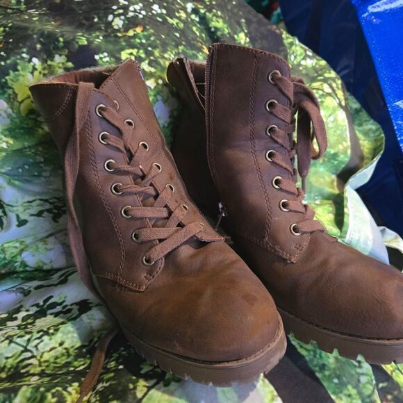 Time and Tru Lace Up Ankle Boots Brown Size 10 Combat Style Low Heel Womens - Picture 5 of 7